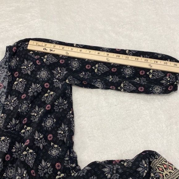 💜 Juniors Hollister Short Romper Jumpsuit Black Background w/ floral print L - Picture 5 of 8